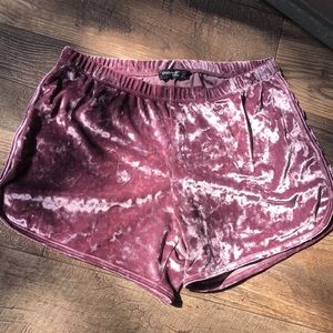 Casual velvet shorts